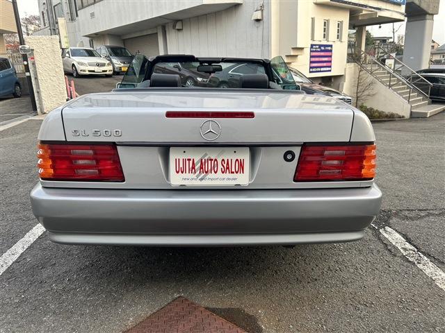 ＳＬ５００　ＳＬ５００（２名）前期仕様　電動オ－プン全シリンダ－修理済　左ハンドル　Ｖ８エンジン　黒革　正規ディーラー車　前オーナー禁煙＆屋根付き保管　ハードトップ有(26枚目)