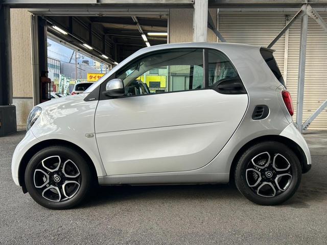 スマートフォーツークーペ エディション１　２ドア　デジタルインナーミラー　ポータブルナビ（6枚目）