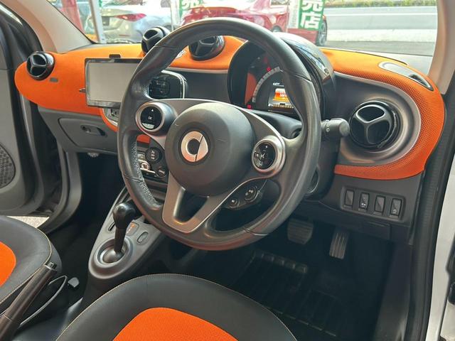 スマートフォーツークーペ エディション１　２ドア　デジタルインナーミラー　ポータブルナビ（15枚目）