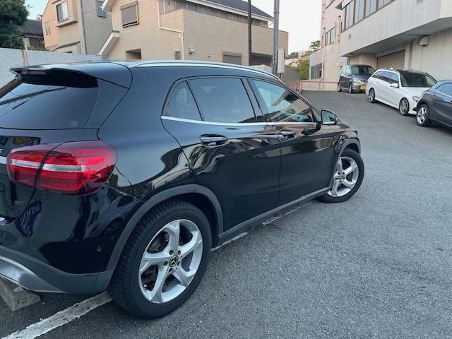 ＧＬＡクラス ＧＬＡ２２０　４マチック　４ＷＤ　パノラマルーフ　　黒革シート　　パワーシート　　ハーマンカードン　　ナビＴＶ　　電動リアゲート（3枚目）