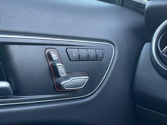 ＧＬＡクラス ＧＬＡ２２０　４マチック　４ＷＤ　パノラマルーフ　　黒革シート　　パワーシート　　ハーマンカードン　　ナビＴＶ　　電動リアゲート（50枚目）