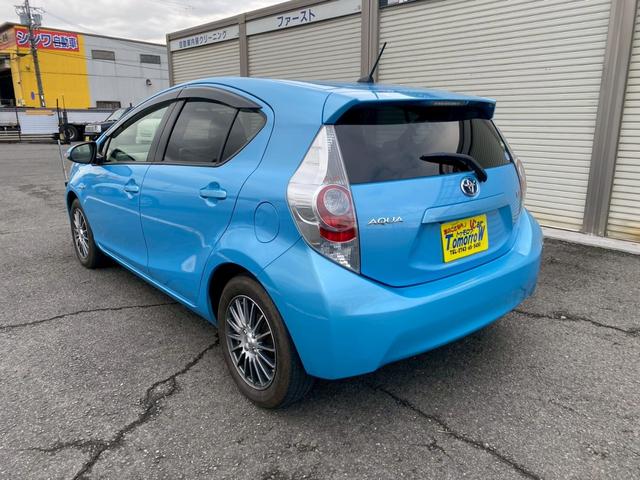 アクア S 車検整備2年付き スマートキー ナビ バックカメラ ETC 前後ドラレコ オートライト オートエアコン 社外15インチAW Bluetooth接続 フルセグTV 補機バッテリー&エンジンオイル交換(9枚目)