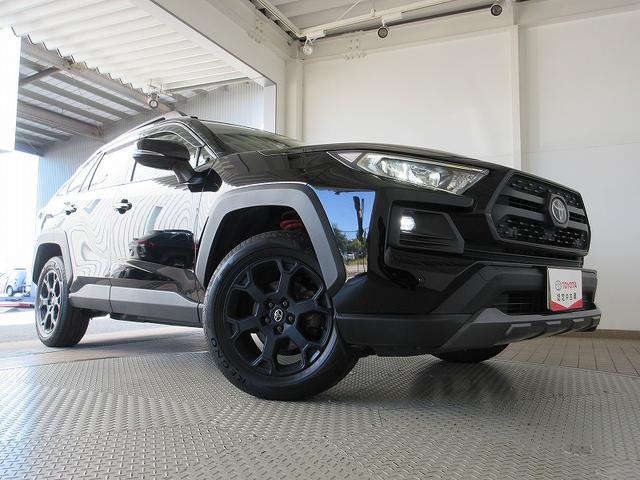ＲＡＶ４ アドベンチャー　オフロードパッケージ　踏み間違い加速抑制　タイヤ新　ドラレコ　ディーラー保証１年走行距離無制限　トヨタ認定中古車　ディスプレイオーディオ　ナビ　フルセグ　バックカメラ　ＥＴＣ　ＬＥＤヘッドランプ　シートヒーター　純正アルミ（21枚目）