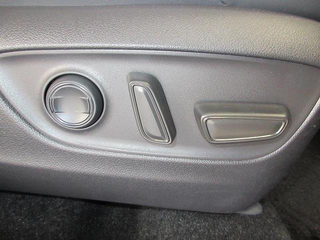 ＲＡＶ４ アドベンチャー　オフロードパッケージ　踏み間違い加速抑制　タイヤ新　ドラレコ　ディーラー保証１年走行距離無制限　トヨタ認定中古車　ディスプレイオーディオ　ナビ　フルセグ　バックカメラ　ＥＴＣ　ＬＥＤヘッドランプ　シートヒーター　純正アルミ（24枚目）