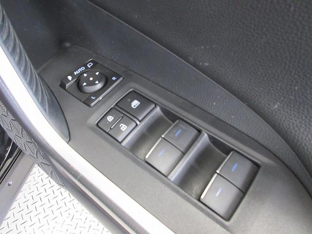 ＲＡＶ４ アドベンチャー　オフロードパッケージ　踏み間違い加速抑制　タイヤ新　ドラレコ　ディーラー保証１年走行距離無制限　トヨタ認定中古車　ディスプレイオーディオ　ナビ　フルセグ　バックカメラ　ＥＴＣ　ＬＥＤヘッドランプ　シートヒーター　純正アルミ（29枚目）