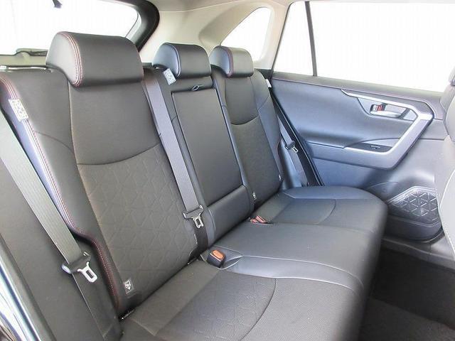 ＲＡＶ４ アドベンチャー　オフロードパッケージ　踏み間違い加速抑制　タイヤ新　ドラレコ　ディーラー保証１年走行距離無制限　トヨタ認定中古車　ディスプレイオーディオ　ナビ　フルセグ　バックカメラ　ＥＴＣ　ＬＥＤヘッドランプ　シートヒーター　純正アルミ（30枚目）