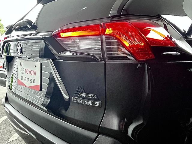 ＲＡＶ４ アドベンチャー　オフロードパッケージ　踏み間違い加速抑制　タイヤ新　ドラレコ　ディーラー保証１年走行距離無制限　トヨタ認定中古車　ディスプレイオーディオ　ナビ　フルセグ　バックカメラ　ＥＴＣ　ＬＥＤヘッドランプ　シートヒーター　純正アルミ（70枚目）