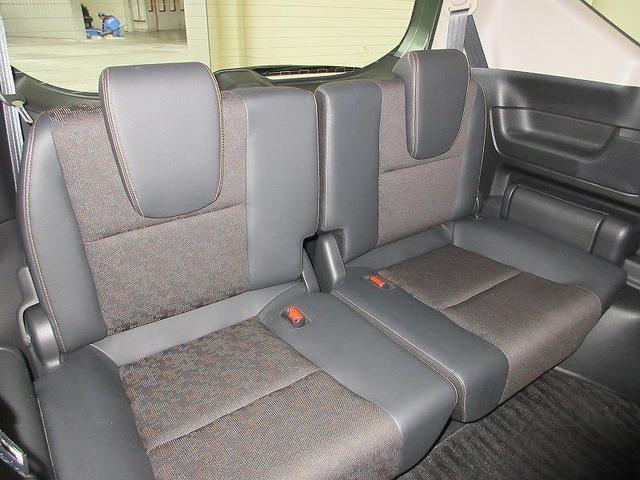 フリード クロスター・ホンダセンシング 両側パワースライド 踏み間違い加速抑制 ディーラー保証1年付き走行距離無制限 ナビ フルセグ バックカメラ CD再生 ETC スマートキー 純正アルミホイール ワンオーナー(30枚目)