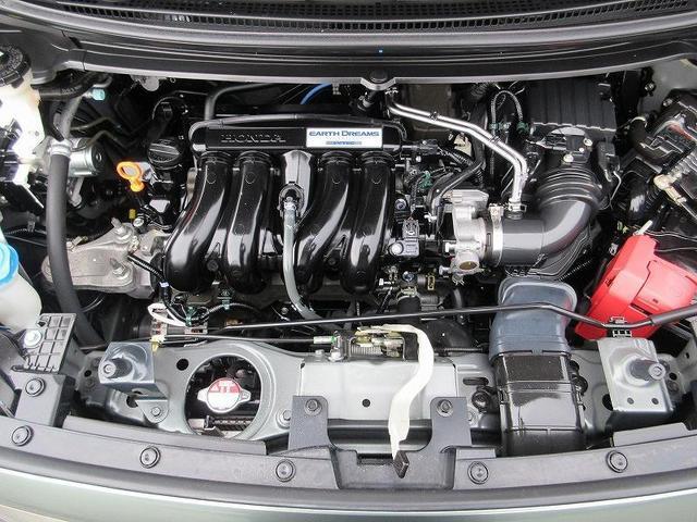 フリード クロスター・ホンダセンシング 両側パワースライド 踏み間違い加速抑制 ディーラー保証1年付き走行距離無制限 ナビ フルセグ バックカメラ CD再生 ETC スマートキー 純正アルミホイール ワンオーナー(72枚目)