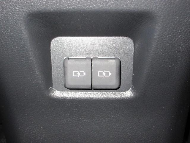 RAV4 PHV Z 社用車 ディーラー保証1年走行距離無制限 トヨタ認定中古車 ディスプレイオーディオ ナビ フルセグ 全方位モニタ ETC LEDヘッドランプ シートヒーター パワーシート 純正アルミ 電動リアゲート(31枚目)