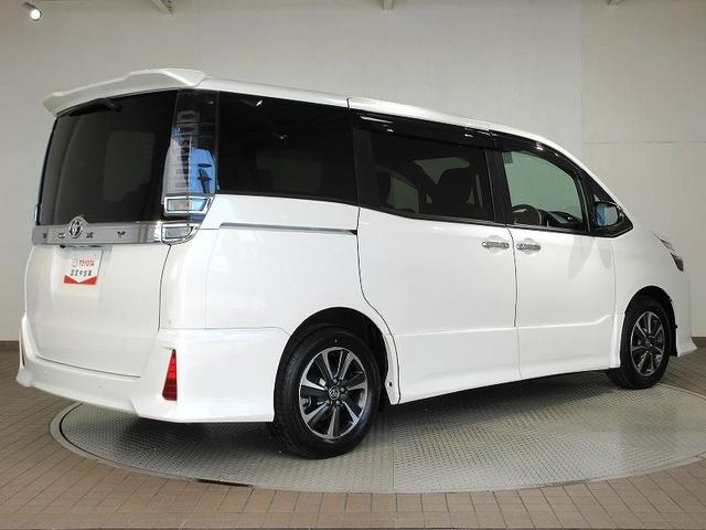 ヴォクシー ZS 煌II 後席モニタ 両側パワースライド タイヤ新 ディーラー保証1年走行距離無制限 トヨタ認定中古車 踏み間違い加速抑制 ドラレコ ナビ フルセグ バックカメラ ETC LEDヘッドランプ 純正アルミホイール(23枚目)