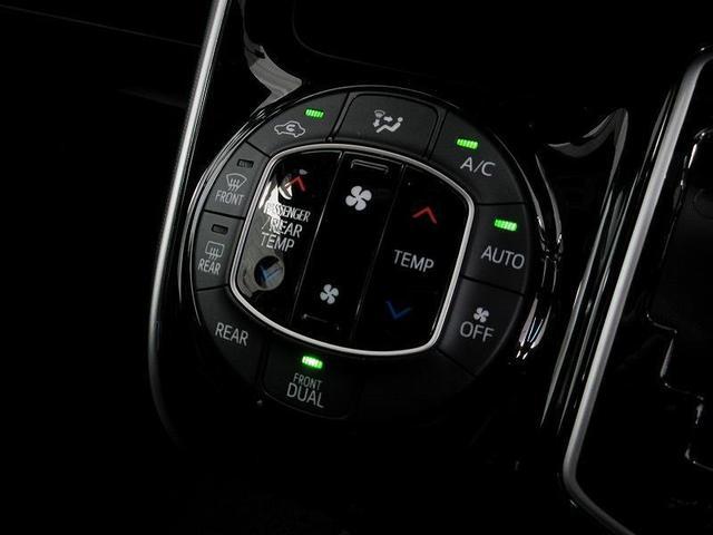 ヴォクシー ZS 煌II 後席モニタ 両側パワースライド タイヤ新 ディーラー保証1年走行距離無制限 トヨタ認定中古車 踏み間違い加速抑制 ドラレコ ナビ フルセグ バックカメラ ETC LEDヘッドランプ 純正アルミホイール(50枚目)