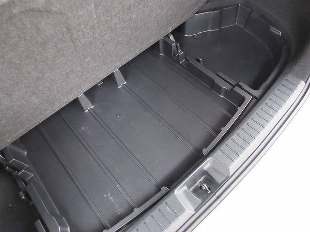カローラフィールダー 1.5X トヨタディーラー保証1年走行距離無制限 トヨタ認定中古車 タイヤ4本新品 ナビ ワンセグ バックカメラ CD再生 ETC スマートキー アルミホイール ワンオーナー(18枚目)