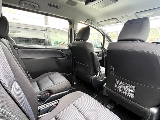 ヴォクシー ZS 煌II 両側パワースライド 後席モニタ ドラレコ ディーラー保証1年走行距離無制限 トヨタ認定中古車 ナビ フルセグ バックカメラ ETC スマートキー LEDヘッドランプ 純正アルミホイール(26枚目)