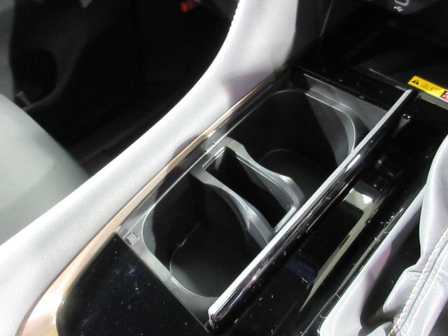 アルファード Ｚ　雹害車　社用車　ディーラー保証１年付き　走行距離無制限　トヨタ認定中古車　両側パワースライド　全方位モニタ　ディスプレイオーディオ　ナビ　ＥＴＣ　ＬＥＤヘッドランプ　純正アルミホイール　電動リアゲート（25枚目）