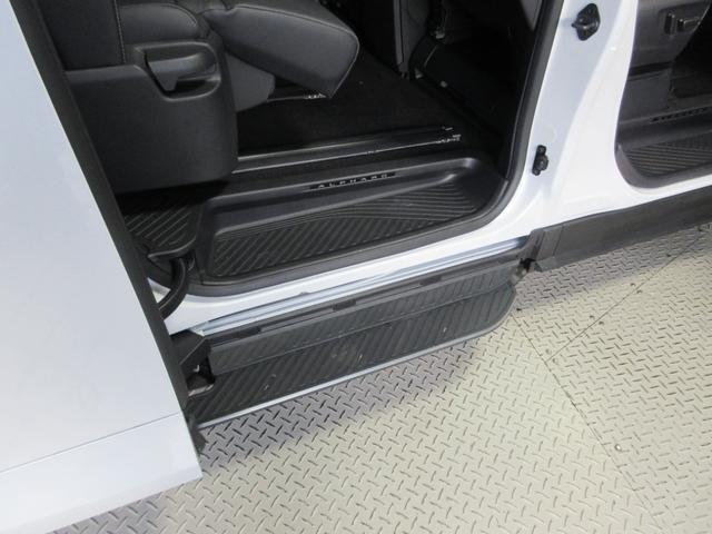 アルファード Ｚ　雹害車　社用車　ディーラー保証１年付き　走行距離無制限　トヨタ認定中古車　両側パワースライド　全方位モニタ　ディスプレイオーディオ　ナビ　ＥＴＣ　ＬＥＤヘッドランプ　純正アルミホイール　電動リアゲート（33枚目）