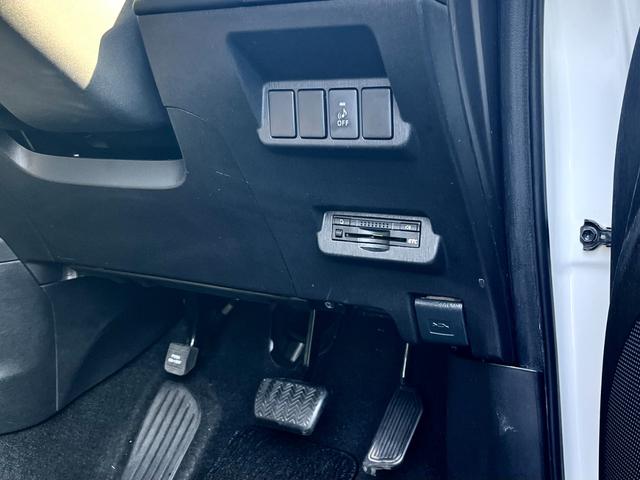 プリウスアルファ G トヨタディーラ保証1年付き走行距離無制限 トヨタ認定中古車 ドラレコ ナビ フルセグ バックカメラ CD再生 ETC スマートキー LEDヘッドランプ パワーシート 純正アルミホイール ワンオーナー(37枚目)