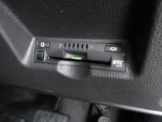 ヤリスクロス ハイブリッドZ 4WD 踏み間違い加速抑制 全方位モニタ 保証付 走行距離無制限 トヨタ認定中古車 ディスプレイオーディオ フルセグ バックカメラ ETC シートヒーター パワーシート 純正アルミホイール 電動リア(6枚目)