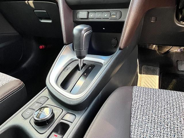 ヤリスクロス ハイブリッドZ 4WD 踏み間違い加速抑制 全方位モニタ 保証付 走行距離無制限 トヨタ認定中古車 ディスプレイオーディオ フルセグ バックカメラ ETC シートヒーター パワーシート 純正アルミホイール 電動リア(37枚目)