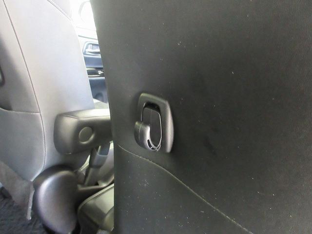 ヴォクシー ハイブリッドZS 煌III 修復歴あり 両側パワースライド タイヤ販売時交換 ディーラー保証1年走行距離無制限 踏み間違い加速抑制 ナビ バックカメラ ETC スマートキー LED シートヒーター 純正アルミホイール ワンオーナ(26枚目)