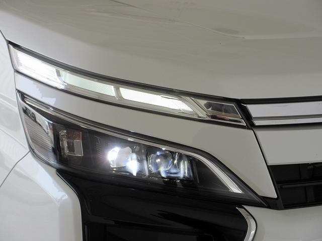 ヴォクシー ZS 煌III 後席モニタ 両側パワースライド タイヤ新 ディーラー保証1年走行距離無制限 トヨタ認定中古車 踏み間違い加速抑制 ナビ フルセグ ETC LEDヘッドランプ 純正アルミホイール ワンオーナー(12枚目)