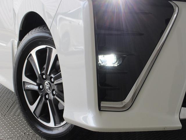 ヴォクシー ZS 煌III 後席モニタ 両側パワースライド タイヤ新 ディーラー保証1年走行距離無制限 トヨタ認定中古車 踏み間違い加速抑制 ナビ フルセグ ETC LEDヘッドランプ 純正アルミホイール ワンオーナー(13枚目)
