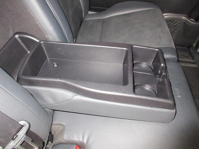 ヴォクシー ZS 煌III 後席モニタ 両側パワースライド タイヤ新 ディーラー保証1年走行距離無制限 トヨタ認定中古車 踏み間違い加速抑制 ナビ フルセグ ETC LEDヘッドランプ 純正アルミホイール ワンオーナー(26枚目)