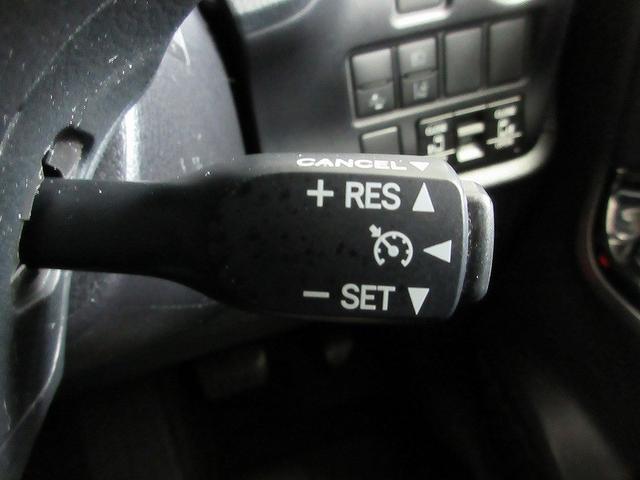 ヴォクシー ZS 煌III 後席モニタ 両側パワースライド タイヤ新 ディーラー保証1年走行距離無制限 トヨタ認定中古車 踏み間違い加速抑制 ナビ フルセグ ETC LEDヘッドランプ 純正アルミホイール ワンオーナー(54枚目)