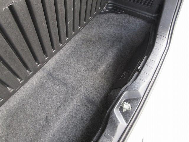 ヴォクシー ZS 煌III 後席モニタ 両側パワースライド タイヤ新 ディーラー保証1年走行距離無制限 トヨタ認定中古車 踏み間違い加速抑制 ナビ フルセグ ETC LEDヘッドランプ 純正アルミホイール ワンオーナー(65枚目)