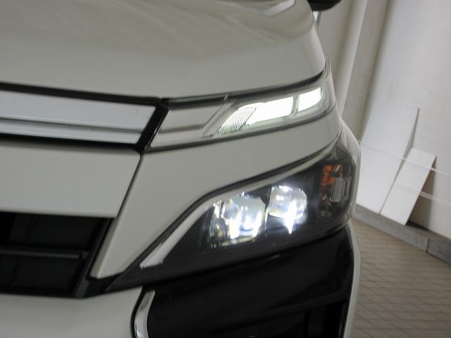 ヴォクシー ZS 煌III 後席モニタ 両側パワースライド タイヤ新 ディーラー保証1年走行距離無制限 トヨタ認定中古車 踏み間違い加速抑制 ナビ フルセグ ETC LEDヘッドランプ 純正アルミホイール ワンオーナー(68枚目)