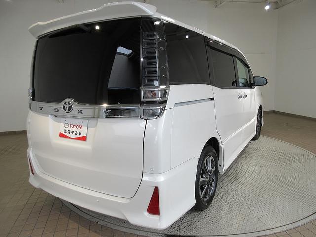 ヴォクシー ZS 煌III 後席モニタ 両側パワースライド タイヤ新 ディーラー保証1年走行距離無制限 トヨタ認定中古車 踏み間違い加速抑制 ナビ フルセグ ETC LEDヘッドランプ 純正アルミホイール ワンオーナー(74枚目)
