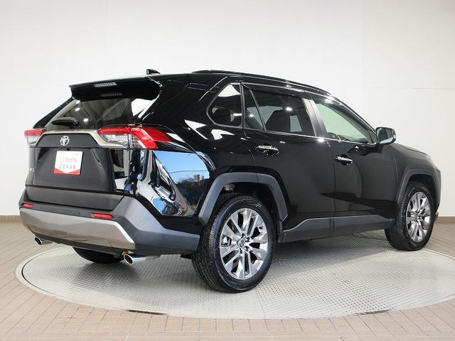 ＲＡＶ４ Ｇ　Ｚパッケージ　踏み間違い加速抑制　全方位モニタ　保証１年間走行距離無制限　ディスプレイオーディオ　ナビ　フルセグ　バックカメラ　ＥＴＣ　ＬＥＤヘッドランプ　シートヒータークール　パワーシート　純正アルミ　電動リア（18枚目）