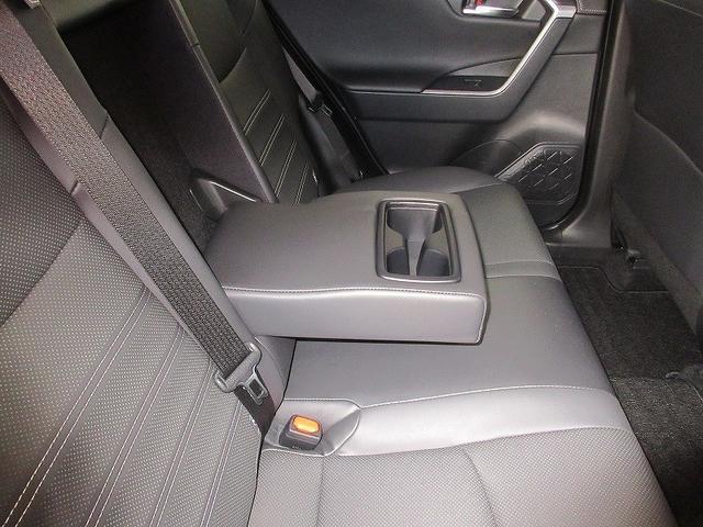 ＲＡＶ４ Ｇ　Ｚパッケージ　踏み間違い加速抑制　全方位モニタ　保証１年間走行距離無制限　ディスプレイオーディオ　ナビ　フルセグ　バックカメラ　ＥＴＣ　ＬＥＤヘッドランプ　シートヒータークール　パワーシート　純正アルミ　電動リア（30枚目）