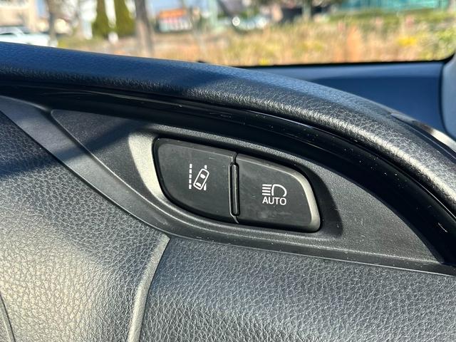 ヴィッツ ＨＶ　Ｆジョシュセキリフト　踏み間違い加速抑制　　ディーラー保証１年　走行距離無制限　トヨタ認定中古車　ＣＤ再生　サポカー　ＬＤＡ　ＰＫＳＢ　クリアランスソナー（5枚目）