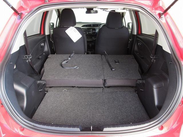 ヴィッツ ＨＶ　Ｆジョシュセキリフト　踏み間違い加速抑制　　ディーラー保証１年　走行距離無制限　トヨタ認定中古車　ＣＤ再生　サポカー　ＬＤＡ　ＰＫＳＢ　クリアランスソナー（10枚目）