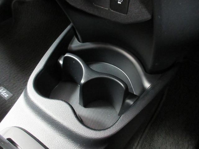 ヴィッツ ＨＶ　Ｆジョシュセキリフト　踏み間違い加速抑制　　ディーラー保証１年　走行距離無制限　トヨタ認定中古車　ＣＤ再生　サポカー　ＬＤＡ　ＰＫＳＢ　クリアランスソナー（22枚目）