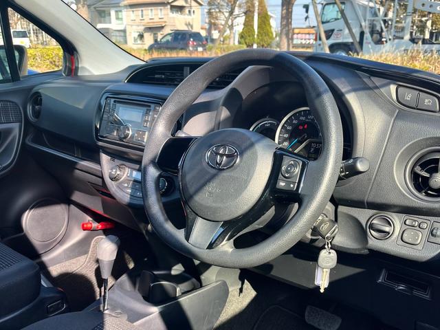ヴィッツ ＨＶ　Ｆジョシュセキリフト　踏み間違い加速抑制　　ディーラー保証１年　走行距離無制限　トヨタ認定中古車　ＣＤ再生　サポカー　ＬＤＡ　ＰＫＳＢ　クリアランスソナー（32枚目）