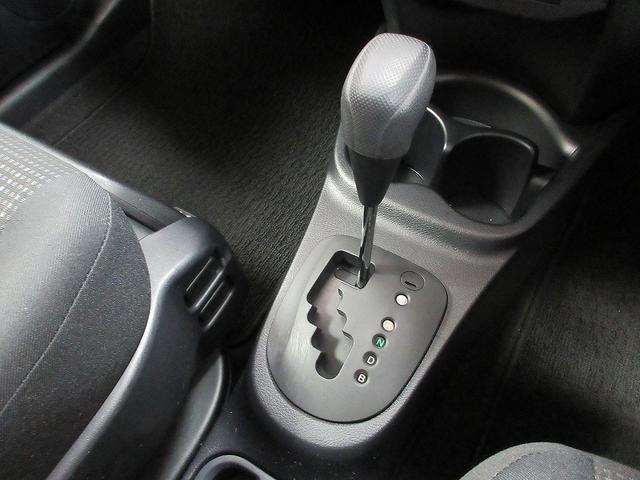 ヴィッツ ＨＶ　Ｆジョシュセキリフト　踏み間違い加速抑制　　ディーラー保証１年　走行距離無制限　トヨタ認定中古車　ＣＤ再生　サポカー　ＬＤＡ　ＰＫＳＢ　クリアランスソナー（42枚目）