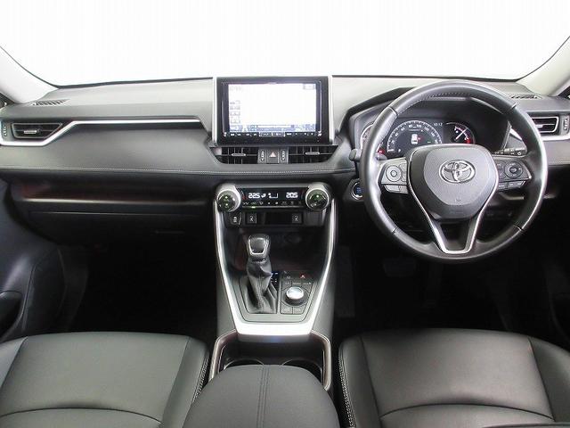 デザインや質感にもこだわり、乗り込んだ瞬間から運転への期待が高まるコクピットを演出しています♪