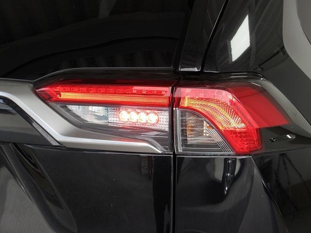 大雨や濃霧等で視界が悪い時に後続車に車両の存在を知らせるリアフォグランプ☆