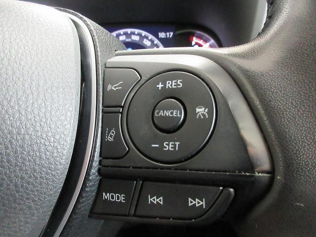 【アダプティブクルーズコントロール】ミリ波レーダーセンサーからの情報によって先行車を認識！アクセルに足をかけることなく、適切な車間距離を保ちながら追従走行をするアダプティブクルーズコントロールを装備♪