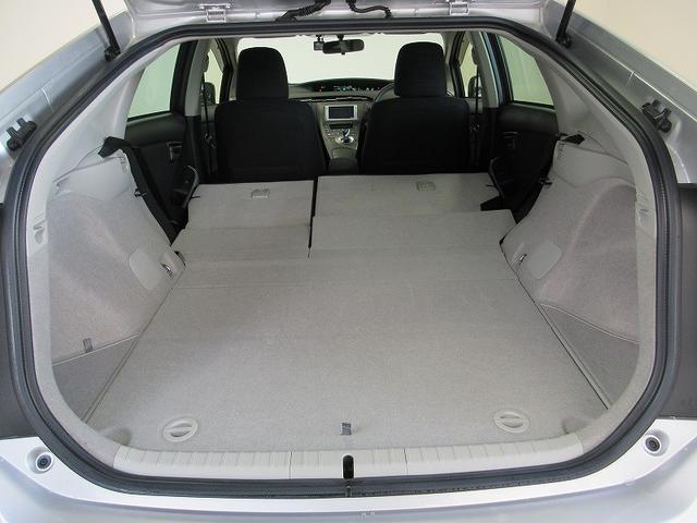 プリウス Ｓツーリングセレクション　加速抑制システム（トヨタ用品）　ドラレコ　トヨタディーラー保証１年走行距離無制限　トヨタ認定中古車　ナビ　ワンセグ　バックカメラ　ＣＤ再生　ＥＴＣ　スマートキー　ＬＥＤヘッドランプ　ワンオーナー（10枚目）