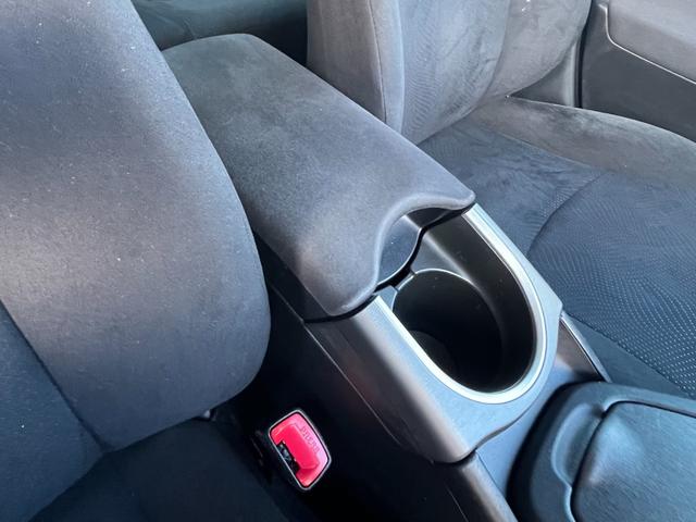 プリウス Ｓツーリングセレクション　加速抑制システム（トヨタ用品）　ドラレコ　トヨタディーラー保証１年走行距離無制限　トヨタ認定中古車　ナビ　ワンセグ　バックカメラ　ＣＤ再生　ＥＴＣ　スマートキー　ＬＥＤヘッドランプ　ワンオーナー（21枚目）