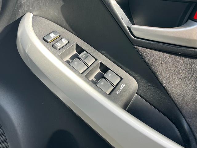 プリウス Ｓツーリングセレクション　加速抑制システム（トヨタ用品）　ドラレコ　トヨタディーラー保証１年走行距離無制限　トヨタ認定中古車　ナビ　ワンセグ　バックカメラ　ＣＤ再生　ＥＴＣ　スマートキー　ＬＥＤヘッドランプ　ワンオーナー（24枚目）