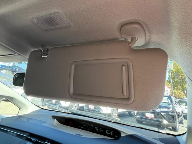 プリウス Ｓツーリングセレクション　加速抑制システム（トヨタ用品）　ドラレコ　トヨタディーラー保証１年走行距離無制限　トヨタ認定中古車　ナビ　ワンセグ　バックカメラ　ＣＤ再生　ＥＴＣ　スマートキー　ＬＥＤヘッドランプ　ワンオーナー（30枚目）