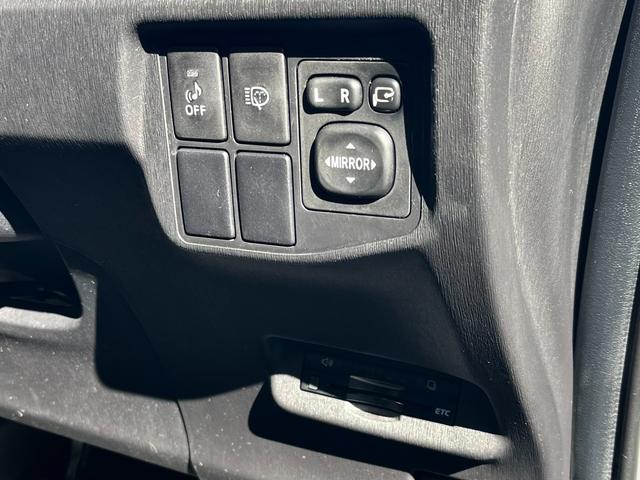 プリウス Ｓツーリングセレクション　加速抑制システム（トヨタ用品）　ドラレコ　トヨタディーラー保証１年走行距離無制限　トヨタ認定中古車　ナビ　ワンセグ　バックカメラ　ＣＤ再生　ＥＴＣ　スマートキー　ＬＥＤヘッドランプ　ワンオーナー（37枚目）