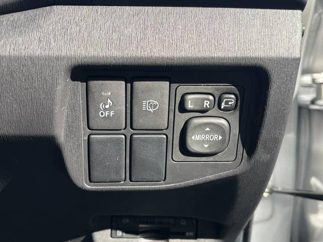 プリウス Ｓツーリングセレクション　加速抑制システム（トヨタ用品）　ドラレコ　トヨタディーラー保証１年走行距離無制限　トヨタ認定中古車　ナビ　ワンセグ　バックカメラ　ＣＤ再生　ＥＴＣ　スマートキー　ＬＥＤヘッドランプ　ワンオーナー（46枚目）