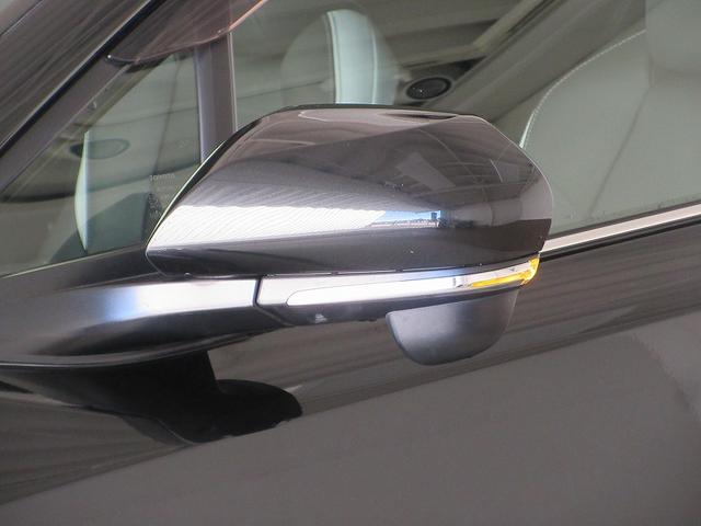 �T�C�h�^�[�������v�t���h�A�~���[�͑Ό��Ԃ���̎��F���������A���S�������܂�܂���