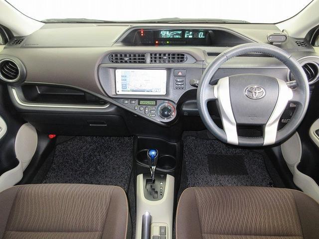 アクア Ｇ　トヨタディーラー保証１年走行距離無制限　加速抑制システム（トヨタ用品）　ナビ　ワンセグ　ＣＤ再生　ＥＴＣ　スマートキー　ワンオーナー（32枚目）