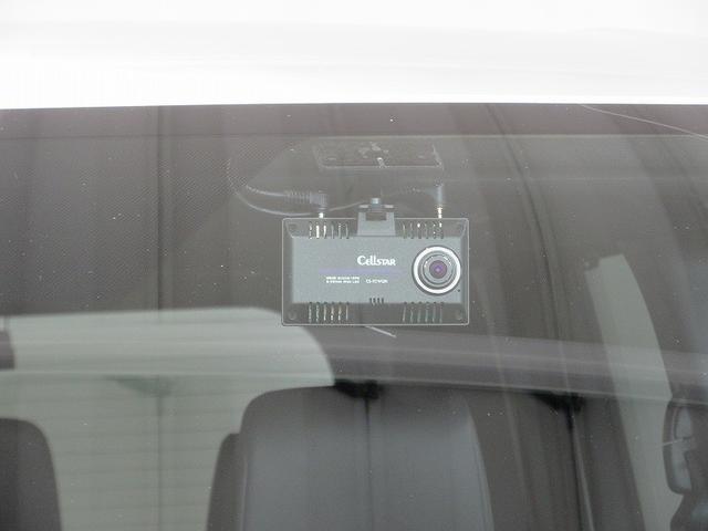 ノア ハイブリッドＳ－Ｚ　フルセグ　メモリーナビ　ＤＶＤ再生　バックカメラ　衝突被害軽減システム　ＥＴＣ　ドラレコ　両側電動スライド　ＬＥＤヘッドランプ　乗車定員７人　３列シート　ワンオーナー（2枚目）